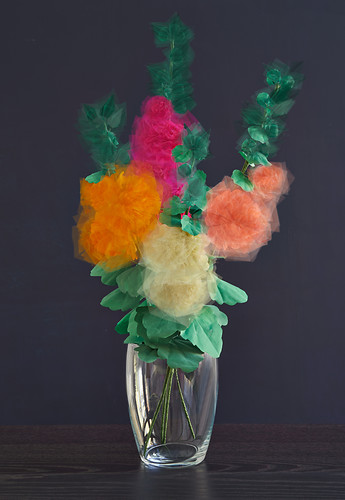 Stockrosen, 2014, Origami, Giclee-Druck, 90x130cm (Foto: Jens Wegener)